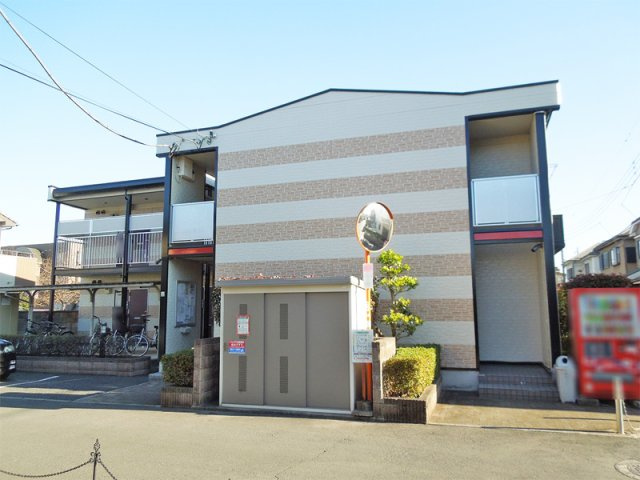 レオパレス坂戸千代田の外観