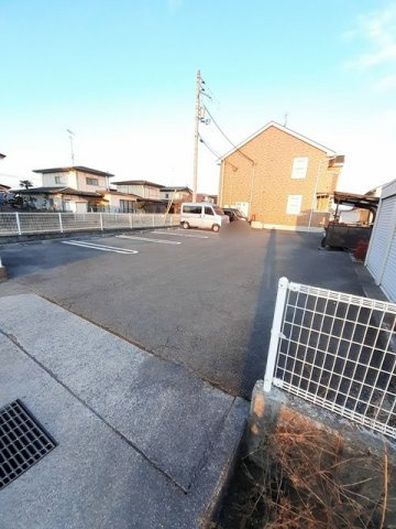 パシエンテＢの駐車場