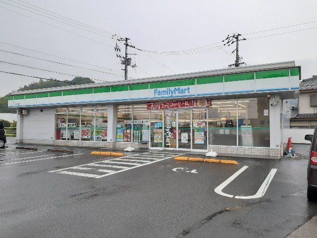 パシエンテＢの周辺|ファミリーマート新居浜神郷店様まで650m
