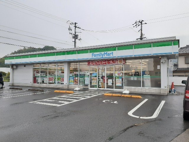 ベル・ヴィオラＫⅢの周辺|ファミリーマート新居浜神郷店まで1100m
