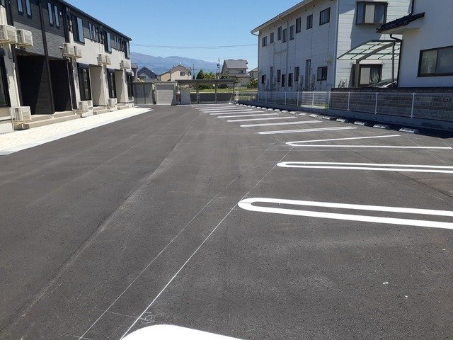 クレール・シャンスの駐車場