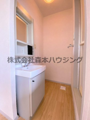 【洗面所】 | 　ハイツカトレア　A | スペースが確保できる洗面所です