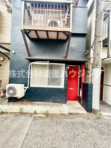 フルハウス口田中のエントランス