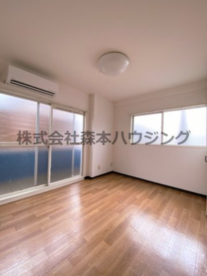【洋室】 | 　シャルマン南野 | 明るい洋室です