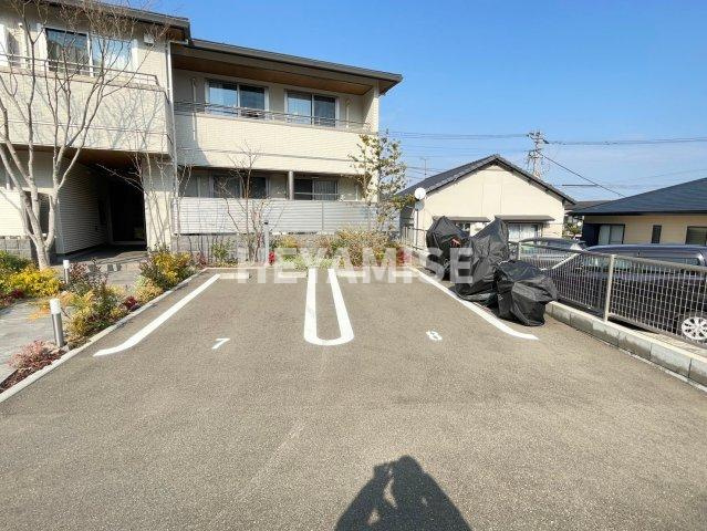 Shamaison Greatの駐車場