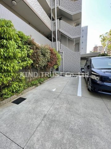 エスリード梅田北の駐車場|駐車スペースもあります