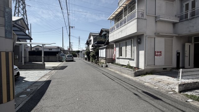 【前面道路含む現地写真】 | 高月北二丁目　連棟戸建