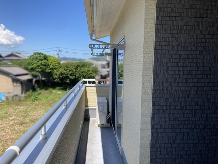 土佐市高岡町甲　中古住宅のバルコニー|お洗濯にも便利なバルコニー付き