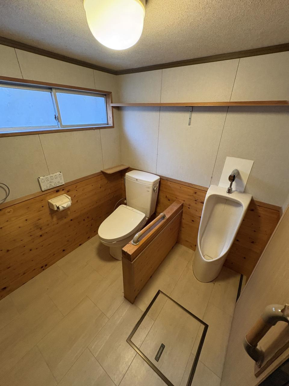 土佐市高岡町乙　中古住宅のトイレ|清潔感のあるトイレです