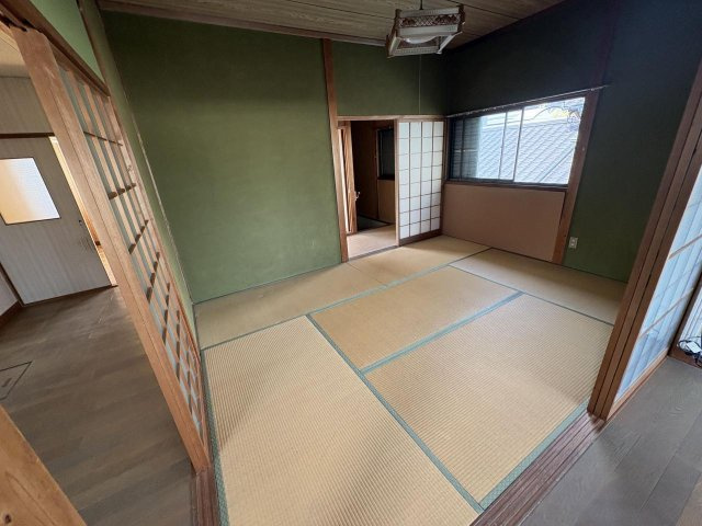 土佐市高岡町乙　中古住宅の和室|フローリングだけでなく、和室もあります