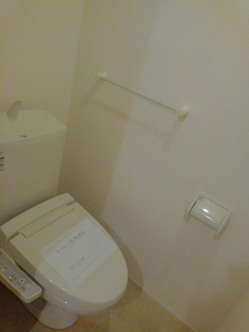 アルカンシェル　Ｂのトイレ|落ち着いた色調のトイレです