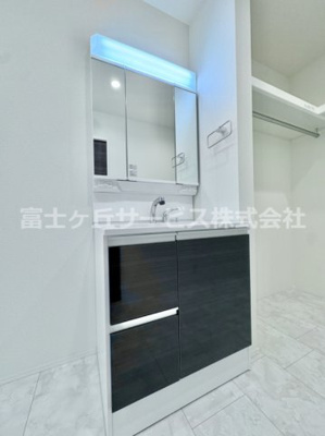 【独立洗面台】 | 豊橋市芦原町 58-2期 新築一戸建て 2号棟 | 独立洗面台で身支度をすべて済ませてしまいましょう