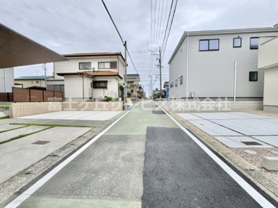 【前面道路含む現地写真】 | 豊橋市芦原町 58-2期 新築一戸建て 2号棟 | 前面道路含む現地写真です
