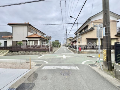 【前面道路含む現地写真】 | 豊橋市芦原町 58-2期 新築一戸建て 5号棟 | 前面道路含む現地写真です