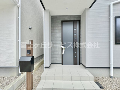 【エントランス】 | 豊橋市芦原町 58-2期 新築一戸建て 5号棟 | エントランスです