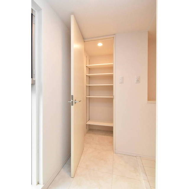 スプランディッド淀屋橋DUEの玄関