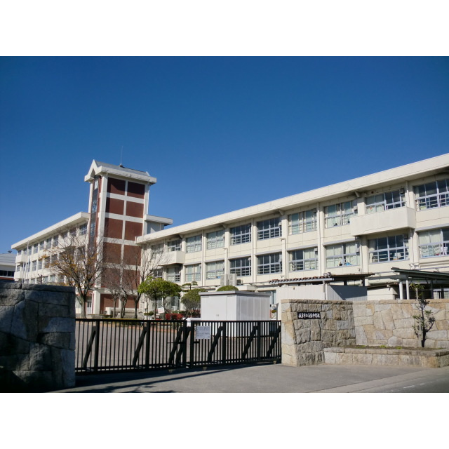岐阜市長良福光のアパートの周辺|長良中学校
