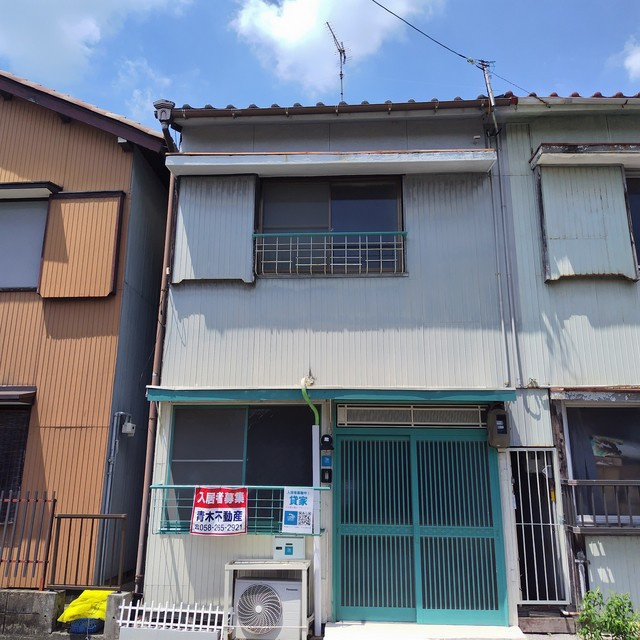 岐阜市祈年町５丁目の一戸建て