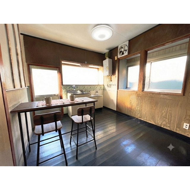 大垣市赤坂町の一戸建ての居間・リビング|小物はイメージになります