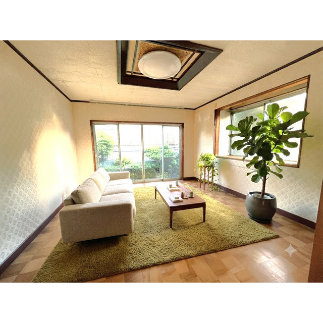 大垣市赤坂町の一戸建ての居間・リビング|小物はイメージになります