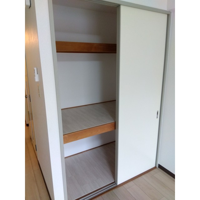 ハイツ島塚の収納