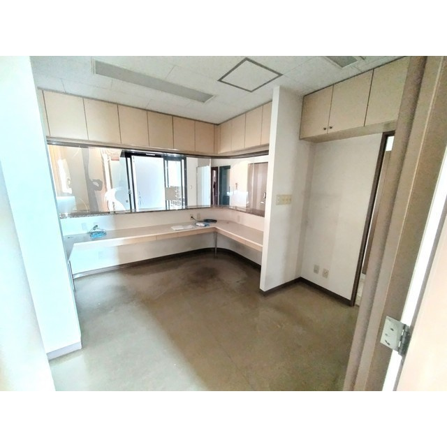 岐阜市西中島７丁目の店舗一部の内装|１階店舗受付カウンター