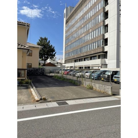 岐阜市中竹屋町の駐車場