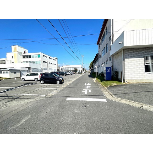 岐阜市東鶉２丁目の事務所の駐車場|駐車場東列　別契約で利用可能