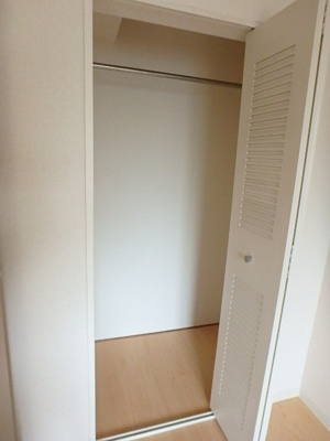 洋室クローゼット収納