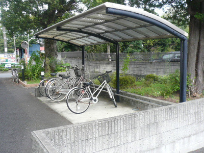 敷地内屋根付駐輪場