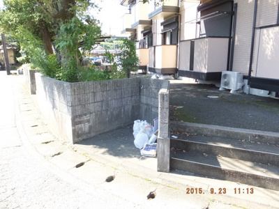 敷地内ゴミ捨場