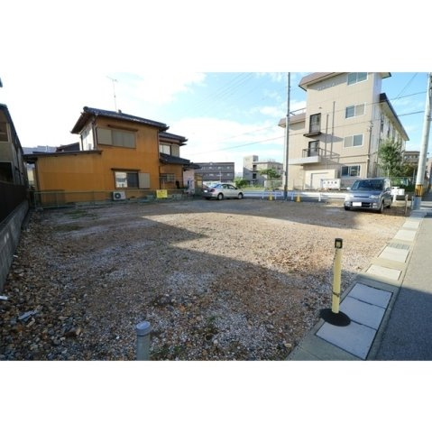 六条大溝３丁目駐車場