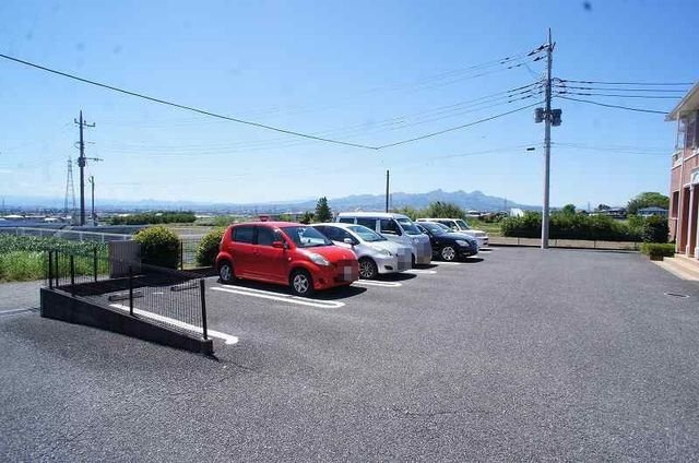 パルティールの駐車場