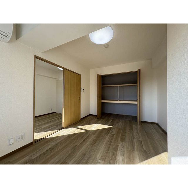 岐阜市北島７丁目の賃貸マンションの居間・リビング