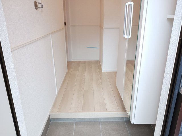 ジュエルＢの玄関|ゆったりとした玄関です