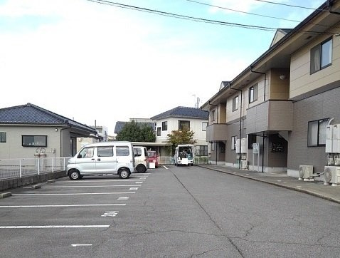 ヴィル・ブランシェの駐車場
