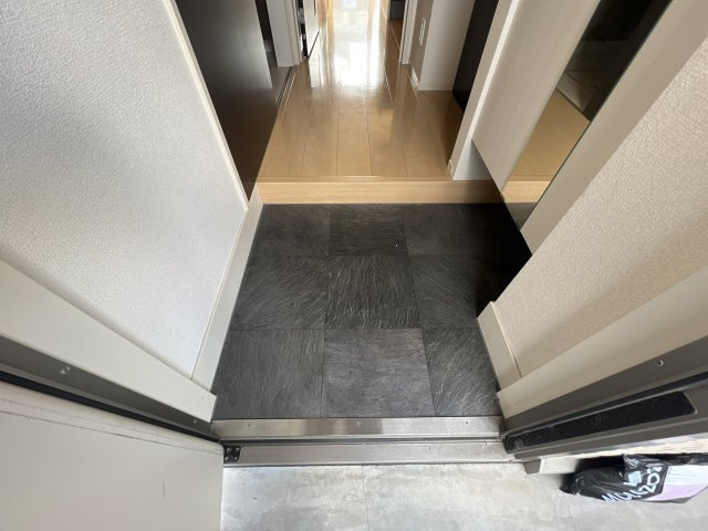 姫路市飾磨区今在家２丁目のハイツの玄関