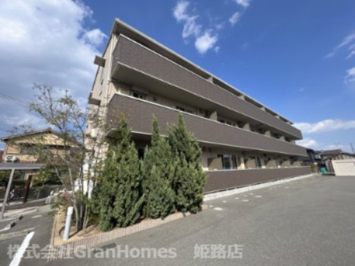 姫路市飾磨区今在家２丁目のハイツ