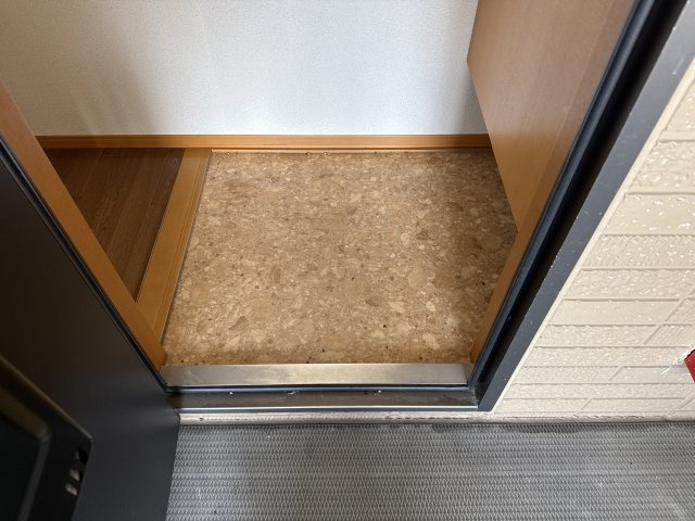 メゾンリトルビレッジの玄関