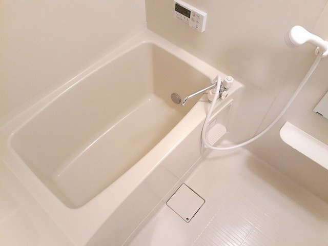 ロイヤルヒルズの浴室|日々の疲れを癒すお風呂付です