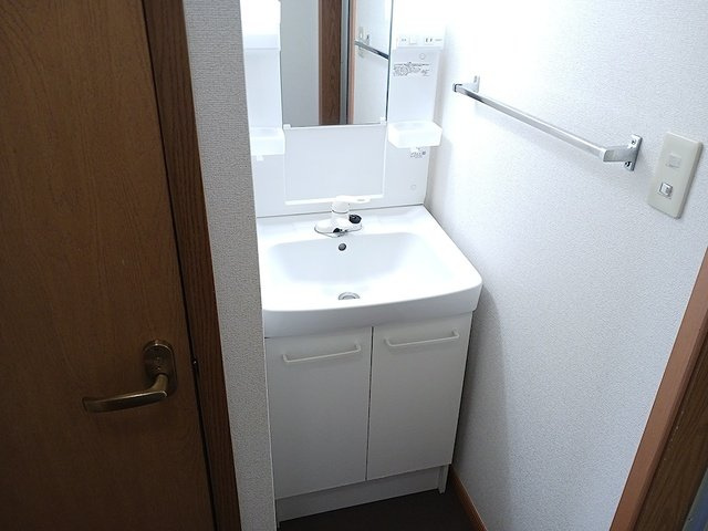 グリーンヒルズＫの洗面所|コンパクトで使いやすい洗面所