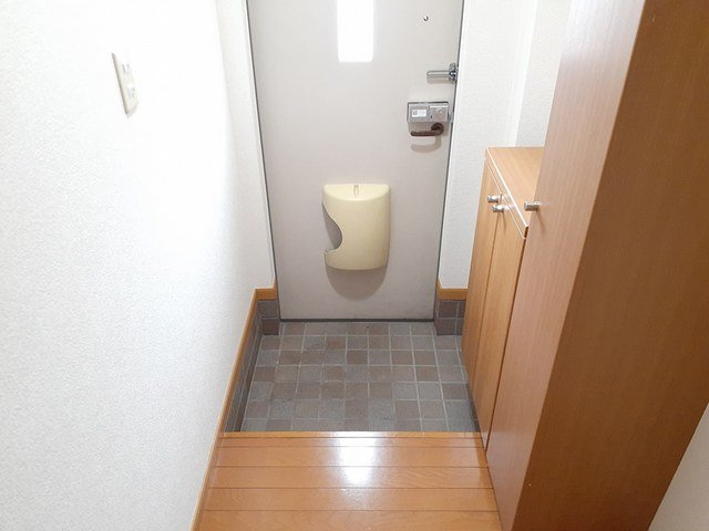 メゾン・フレーシュの玄関|収納もある玄関です