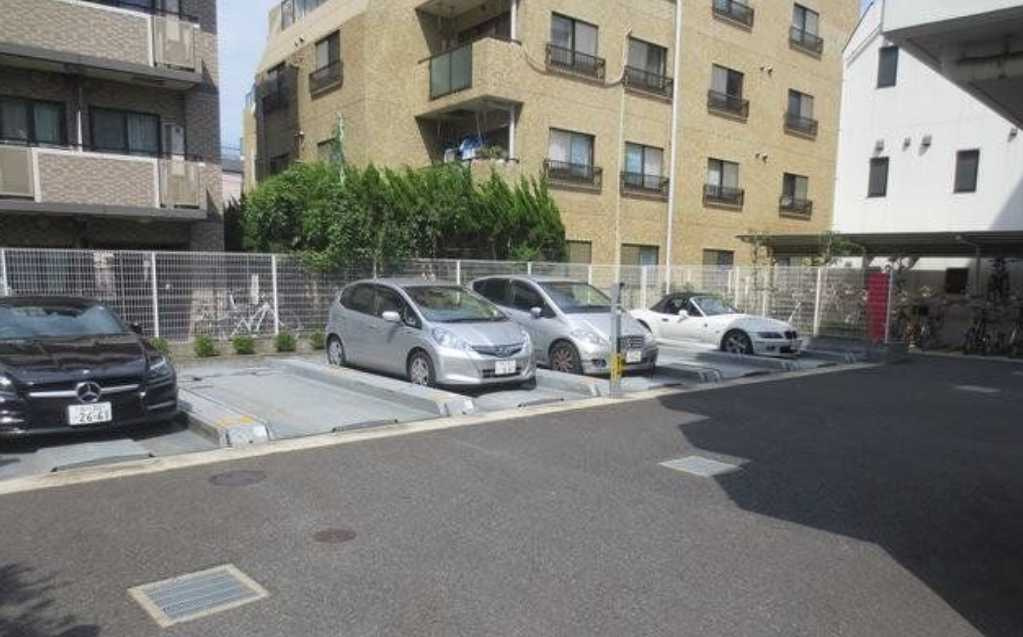 レジディア用賀　駅近　礼金０　ペット相談の駐車場