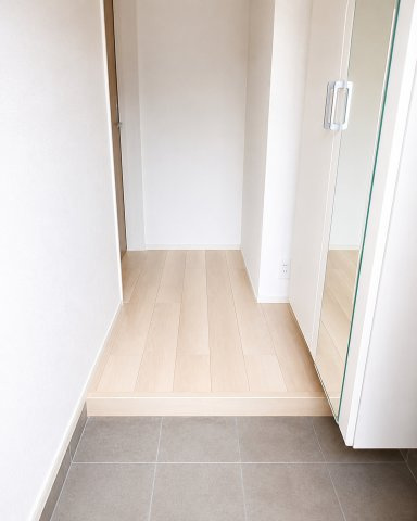 カーザ　レガーメの玄関|同タイプのお部屋の画像です。