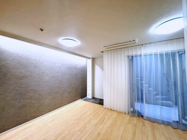 LAYERS　HOUSE杉並善福寺川公園の居間・リビング