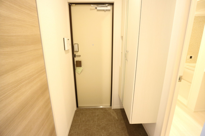 D-roomル・シャン・ドゥ・フルールの玄関