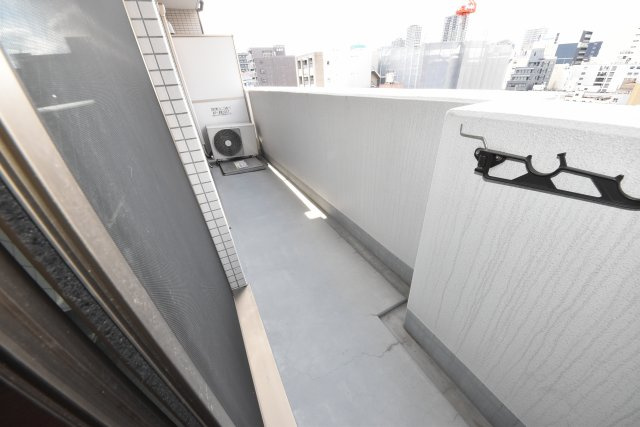 レジディア堺筋本町のバルコニー