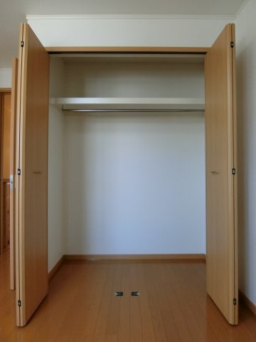 アルマーニ　Ⅰの収納