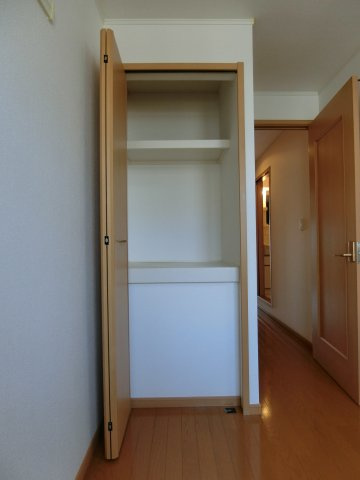アルマーニ　Ⅰの収納