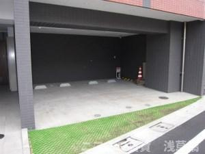 ブライズ亀戸の駐車場